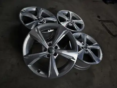 Nice set of original Audi Q5 wheels made by Ronal. 19x8 Offset: 39 Bolt pattern: 5x112 Centerbore: 6...
