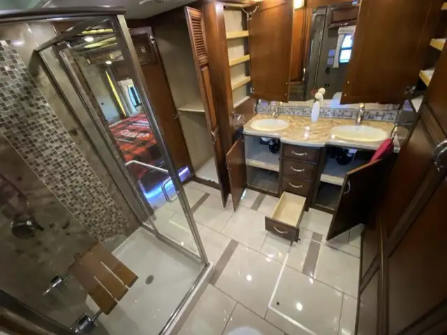 2014 Newmar Mountain Aire 4369 in RVs & Motorhomes in Abbotsford - Image 21