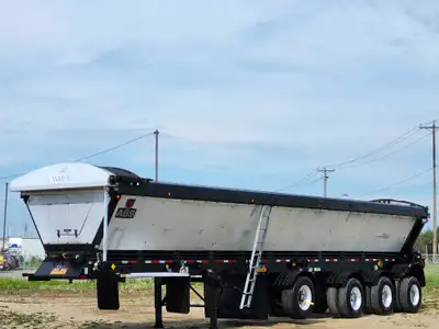 Being sold with fresh safety 2013 ABS 48ft Quad Axle Live Bottom Belt Trailer ABS model RC448 Air ri...
