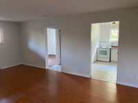 454 Oak Street in Collingwood is a safe, quiet low rise rental apartment building located near in a... (image 7)