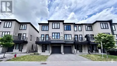 Welcome to this beautifully maintained end-unit townhome located in Kanata South. This bright and sp...