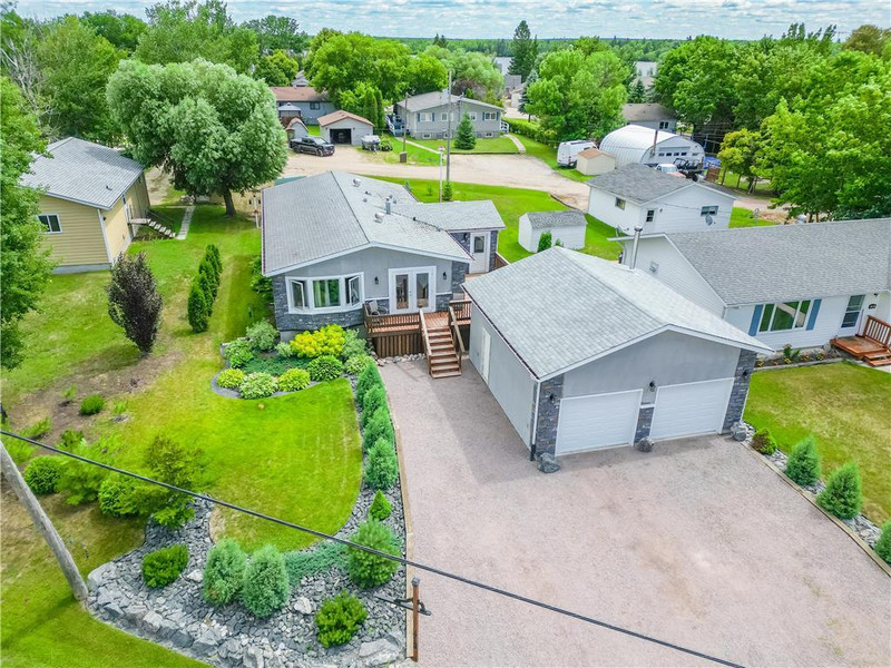 412 McArthur Avenue Lac Du Manitoba Houses for Sale