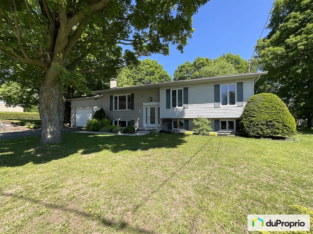 $678,000 - Bungalow for sale in Granby — photo 1