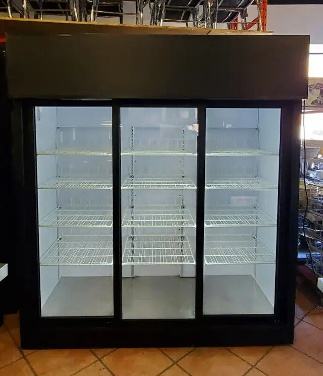 GLASS DOOR REFRIGERATORS / COOLERS (USED) in Other Business & Industrial in Markham / York Region - Image 4