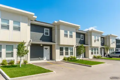 Broadstreet's Selkirk Meadows offers pet friendly 3 Bedroom + 2.5 Bath Townhomes for rent in Selkirk...