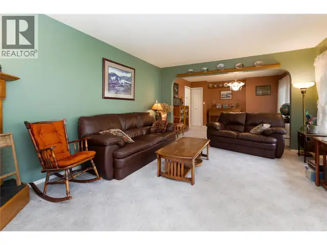 2240 97B Highway SE Salmon Arm, British Columbia in Houses for Sale in Kamloops - Image 11