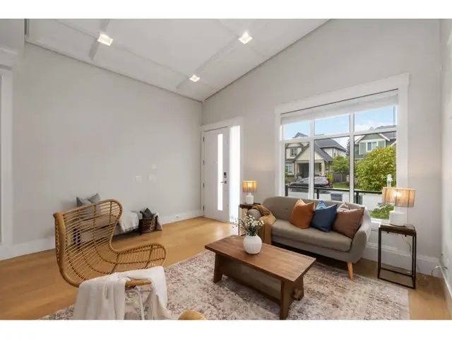 17138 0A AVENUE Surrey, British Columbia in Houses for Sale in Delta/Surrey/Langley - Image 4