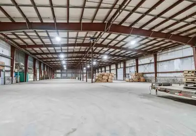 12000sqft, 22' ceiling height, washrooms, loading docks, heated. May be divisible Please contact for...