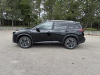 // ACCIDENT FREE!! // // SINGLE OWNER! // This 2024 Nissan Rogue SV AWD is a smart choice for driver... (image 9)