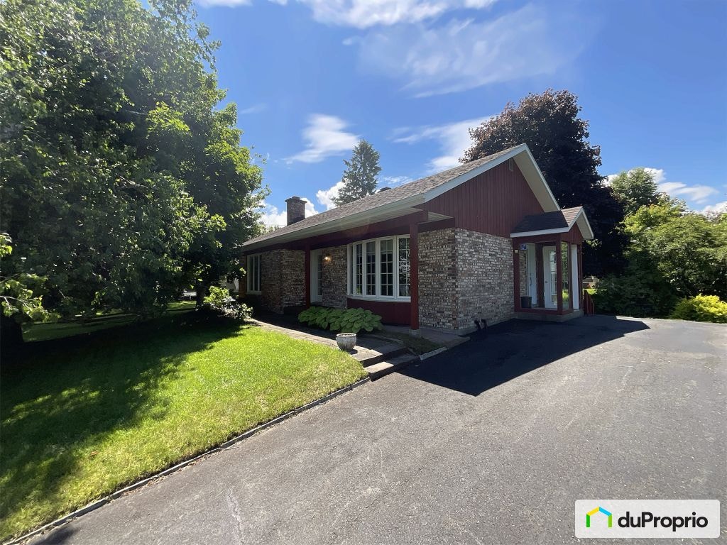 $430,000 - Bungalow for sale in Beaumont — photo 1