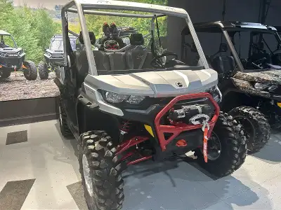 2025 CAN-AM DEFENDER XMR HD10 SIDE BY SIDE STOCK #A110908 82HP ROTAX ENGINE PRO-TORQ CVT TRANSMISSIO...