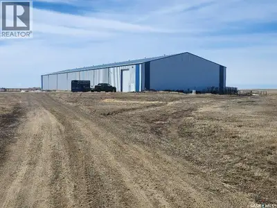 This Quarter with an Indoor Riding Arena has Tons of Potential. Earning Potential Here to run Riding...