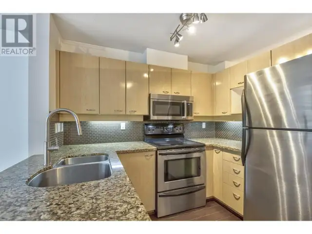 307 2288 MARSTRAND AVENUE Vancouver, British Columbia63235552102915124