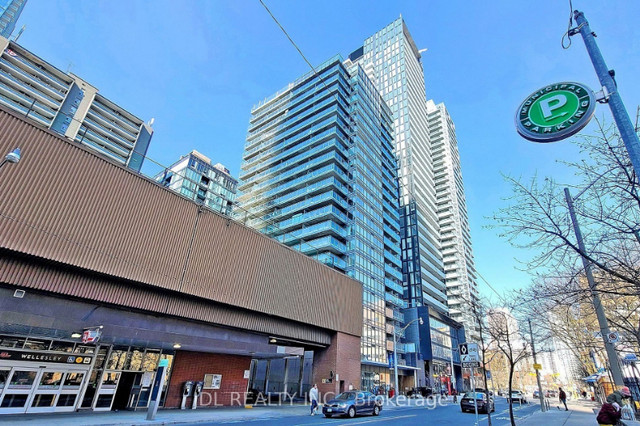 Yonge/Wellesley for Sale in Toronto in Condos for Sale in City of Toronto