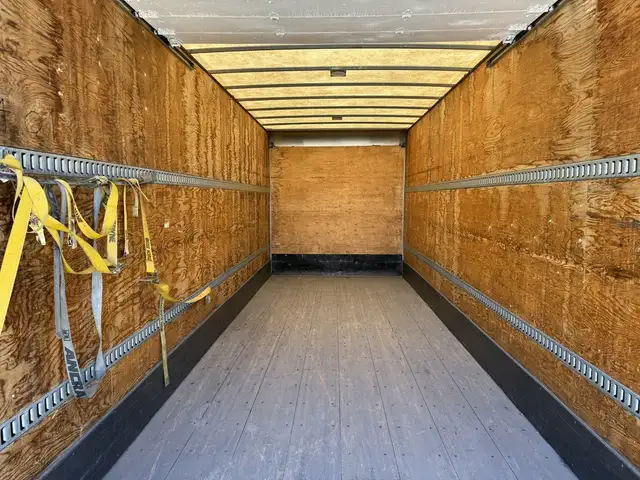 2015 Freightliner M2 106 24 Foot Hydraulic Brake Cube Van with P in Heavy Trucks in City of Toronto - Image 18