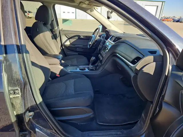 2016 Chevrolet Traverse in Cars & Trucks in Calgary - Image 30