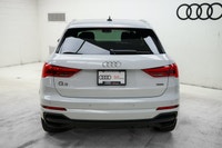 Local Trade!!! Get noticed in this gorgeous Glacier White Metallic SUV! Treat yourself to the featur... (image 6)