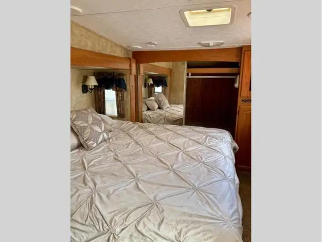 2008 Keystone RV Montana 2955RL in Travel Trailers & Campers in Penticton - Image 11