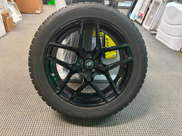 2020 RANGE ROVER WINTER TIRES 255-50 R20 CALL JORGE 519-636-0838 in Tires & Rims in London