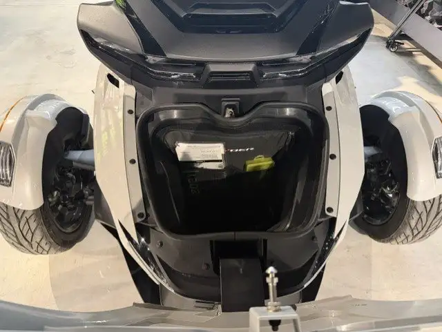 2021 Can-Am Spyder RT Limited in ATVs in Sault Ste. Marie - Image 9