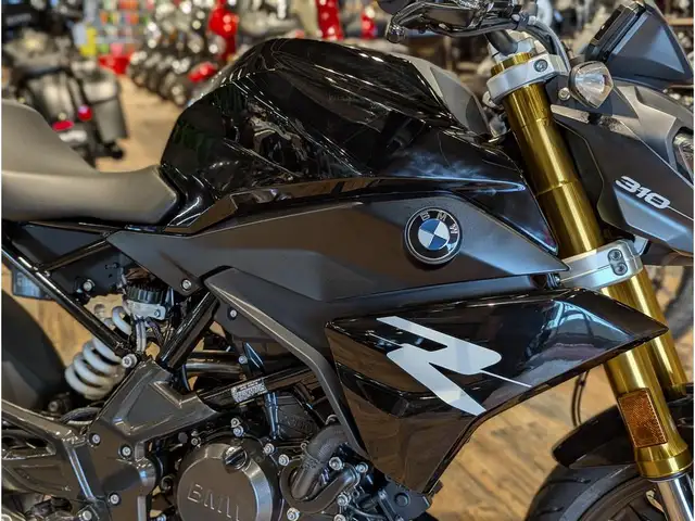 2025 BMW G 310 R // Cosmic Black in Sport Bikes in Winnipeg - Image 8