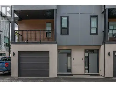 Attention investors and first time home buyers... Centrally located 3 bed 2 1/2 bath townhome with 2...