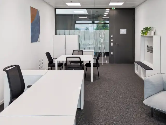 Dedicated Office for Rent – Regus Dartmouth in Dartmouth in Commercial & Office Space for Rent in Dartmouth - Image 2
