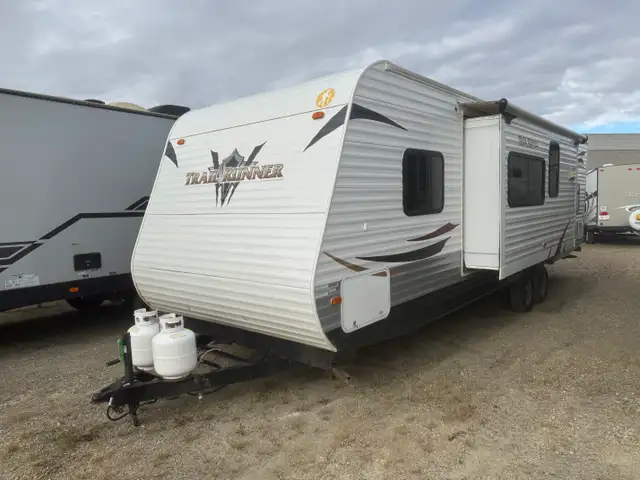2013 Heartland TRAIL RUNNER 28 BHK in Travel Trailers & Campers in St. Albert - Image 2