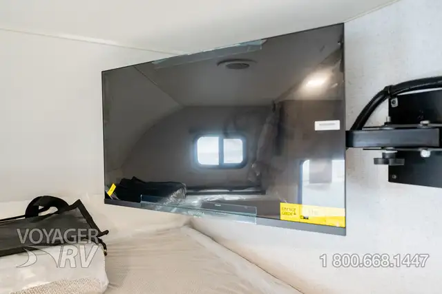 2027 Winnebago Sunflyer 22RS in Travel Trailers & Campers in Kelowna - Image 42