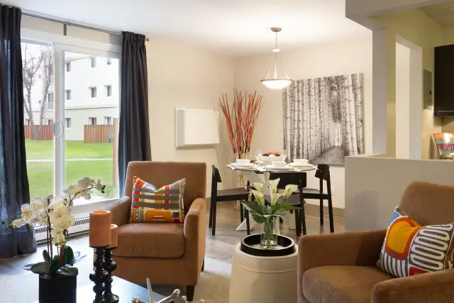 St. Vital Villa & Westover Square - 2 Bedroom  Apartment for Ren in Long Term Rentals in Winnipeg - Image 7