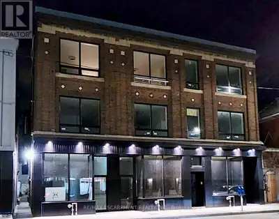 Welcome to the Barton Village Lofts, your luxury home located in the heart of Barton Village - one o...