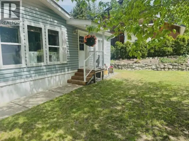 19 West Poirier Road Mara, British Columbia in Houses for Sale in Kamloops - Image 6