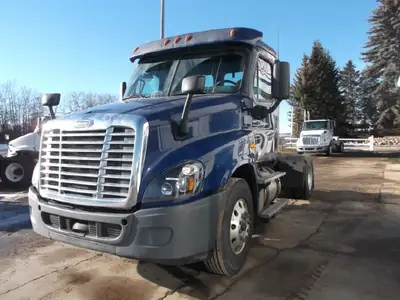 421,650 km, 435hp 12.8L DD13 Engine, 10 speed Standard Eaton Fuller Transmission, Air Suspension, Ai...
