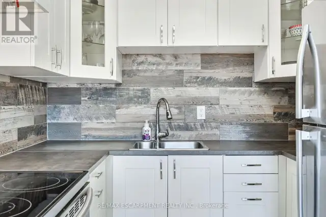 2 - 2700 BARTON STREET E Hamilton (Grayside), Ontario in Condos for Sale in Hamilton - Image 10