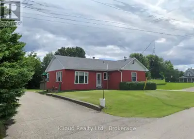 Approximately 1400 Square Ft bungalow perched n the top of King Street in desirable Alton Village. L...