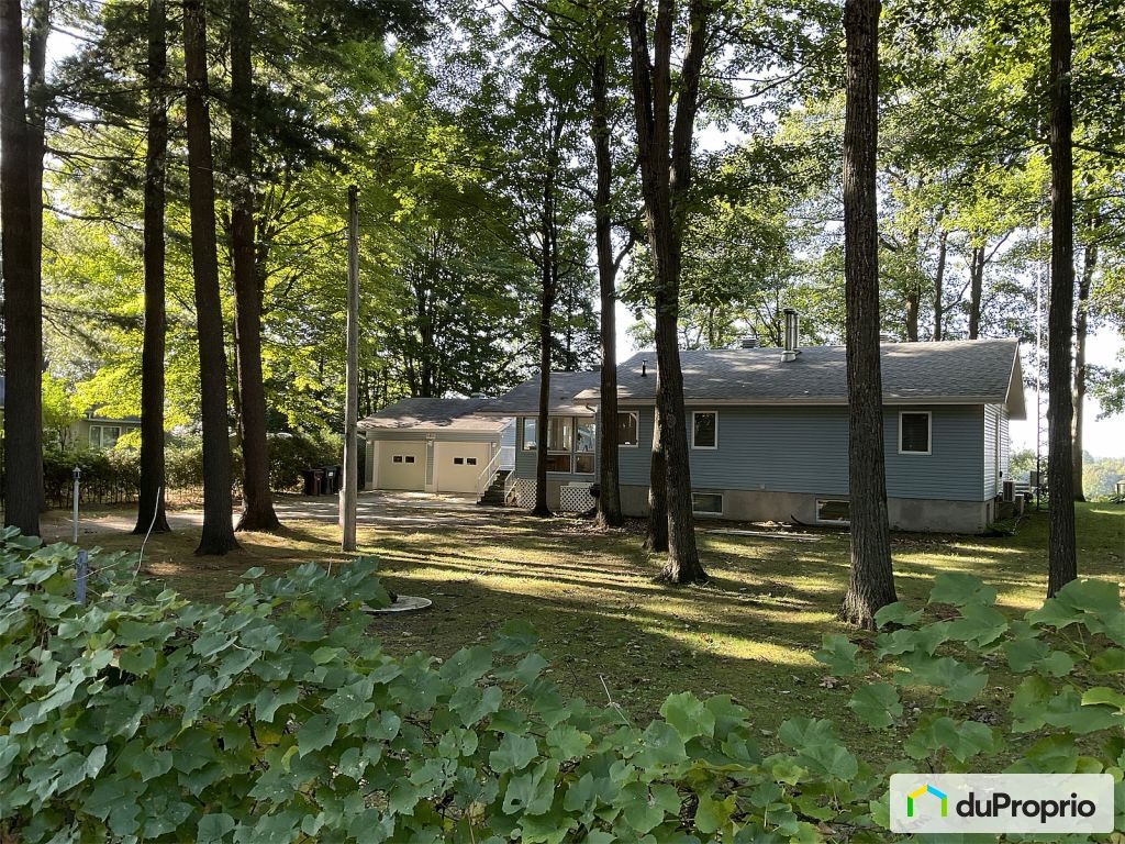$395,000 - Bungalow for sale in St-Lucien — photo 1