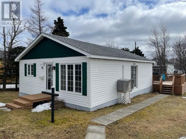 30 Pleasant Avenue Stephenville, Newfoundland & Labrador in Houses for Sale in Corner Brook - Image 2