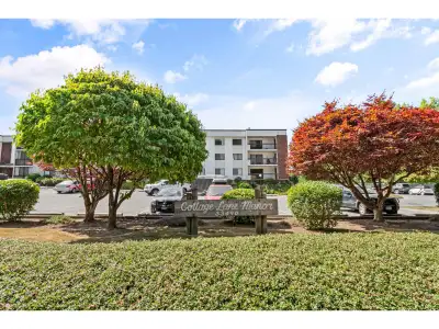 Centrally located and spacious, this two-bedroom condo is conveniently close to the freeway, hospita...