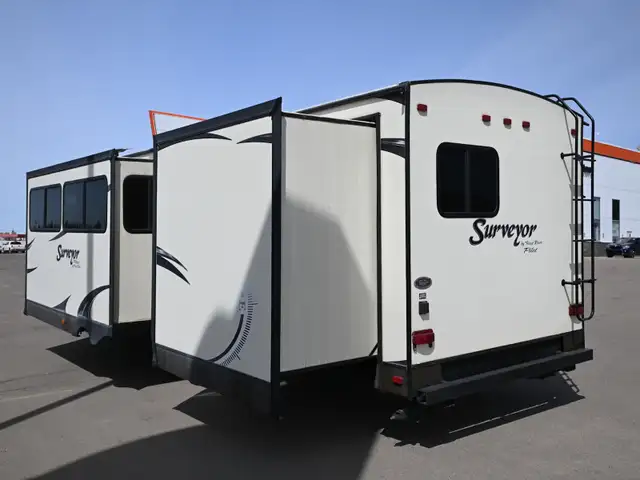 2014 Surveyor SV34BHTS in Travel Trailers & Campers in St. Albert - Image 5
