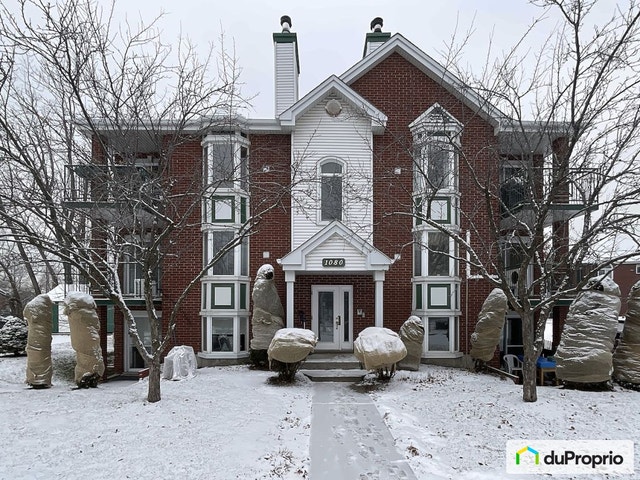 $375,000 - Condominium for sale in Longueuil (Vieux-Longueuil) — photo 1