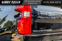 ACCIDENT FREE ONTARIO TRUCK. This RST Crew cab comes very well equipped with cloth bucket seats that... (image 6)