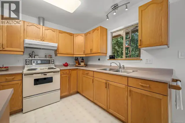 3465 CESSFORD Rd Courtenay, British Columbia in Houses for Sale in Comox / Courtenay / Cumberland - Image 25