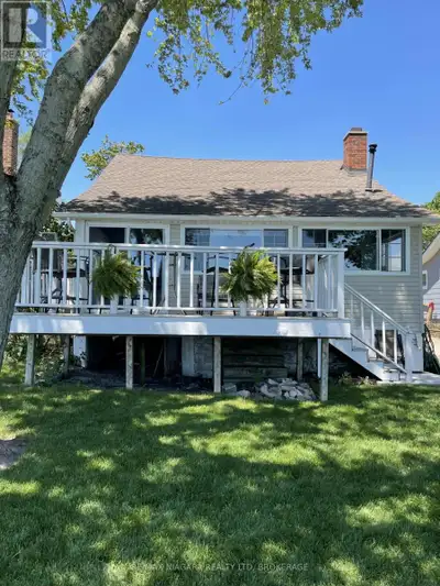 Pack your clothes and start enjoying lake living TODAY when you own this 3 bedroom 3 season waterfro...