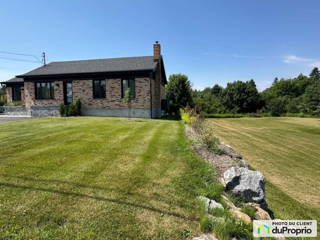$629,000 - Bungalow for sale in St-Jean-Chrysostome — photo 2