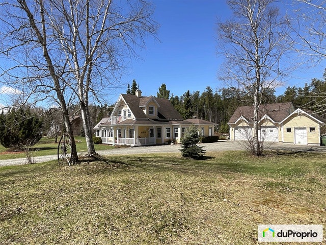 $560,000 - 1 1/2 Storey for sale in Dolbeau-Mistassini — photo 2