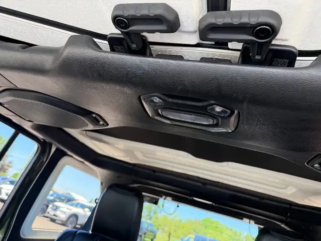 2021 Jeep Wrangler SAHARA ALTITUDE 4WD in Cars & Trucks in Summerside - Image 37