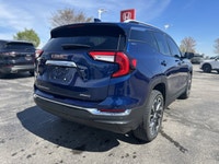 Command the road and embrace adventure in this stunning 2022 GMC Terrain SLT. With just 28,101 kilom... (image 4)