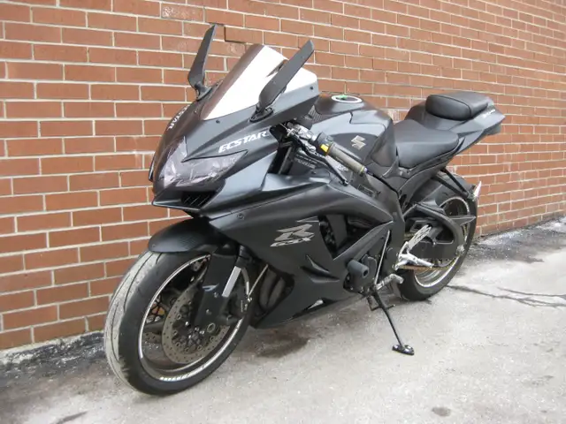 2009 SUZUKI GSXR 750 in Street, Cruisers & Choppers in City of Toronto - Image 6