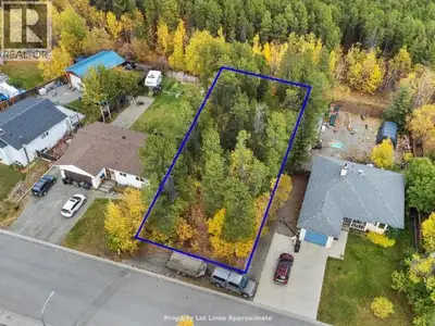 Building lot in desirable Porter Creek. 540 Grove Street offers a 912 m² (0.23 acre) fully treed par...