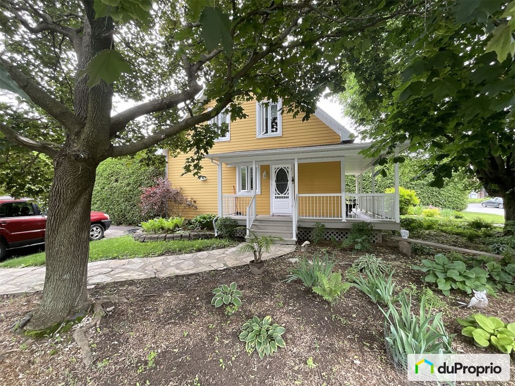 16e Avenue — photo 1